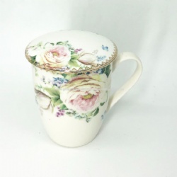 Ceramic mug with lid